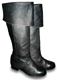 Pirate boots in quality blackk leather, fold-down cuff.